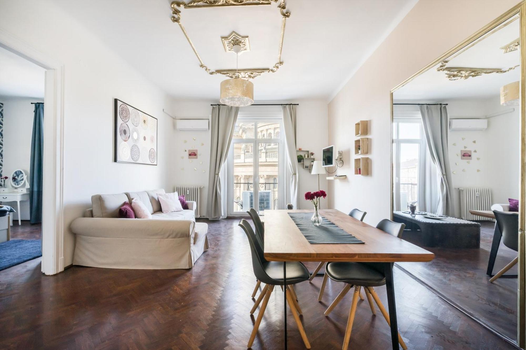 Luxury Basilika Breathless View-need Reservation For Free Parking Apartamento